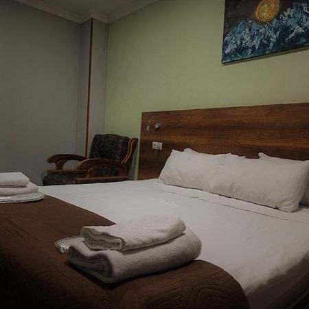 קוטאיסי Hotel Georgian מראה חיצוני תמונה