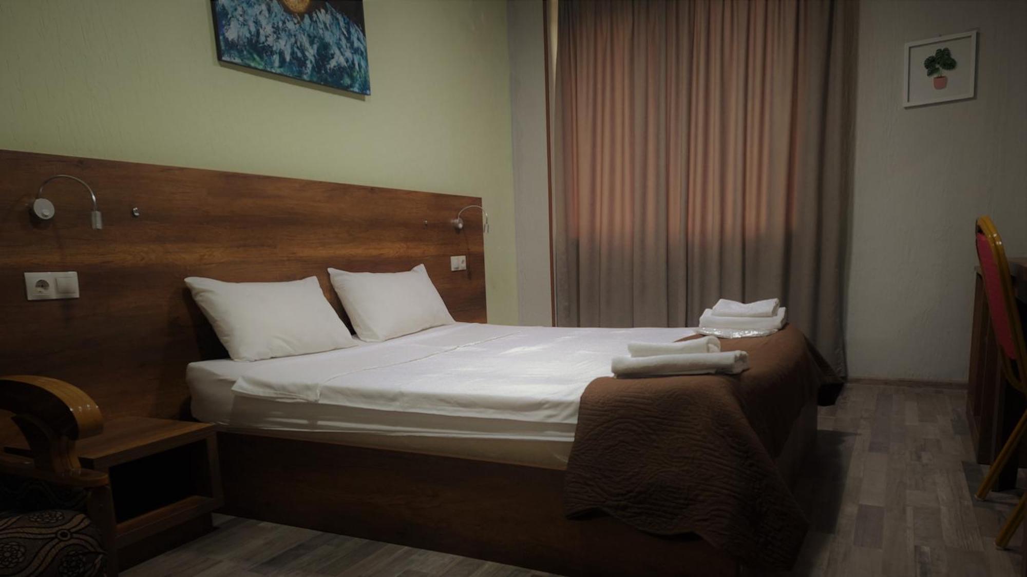 קוטאיסי Hotel Georgian מראה חיצוני תמונה