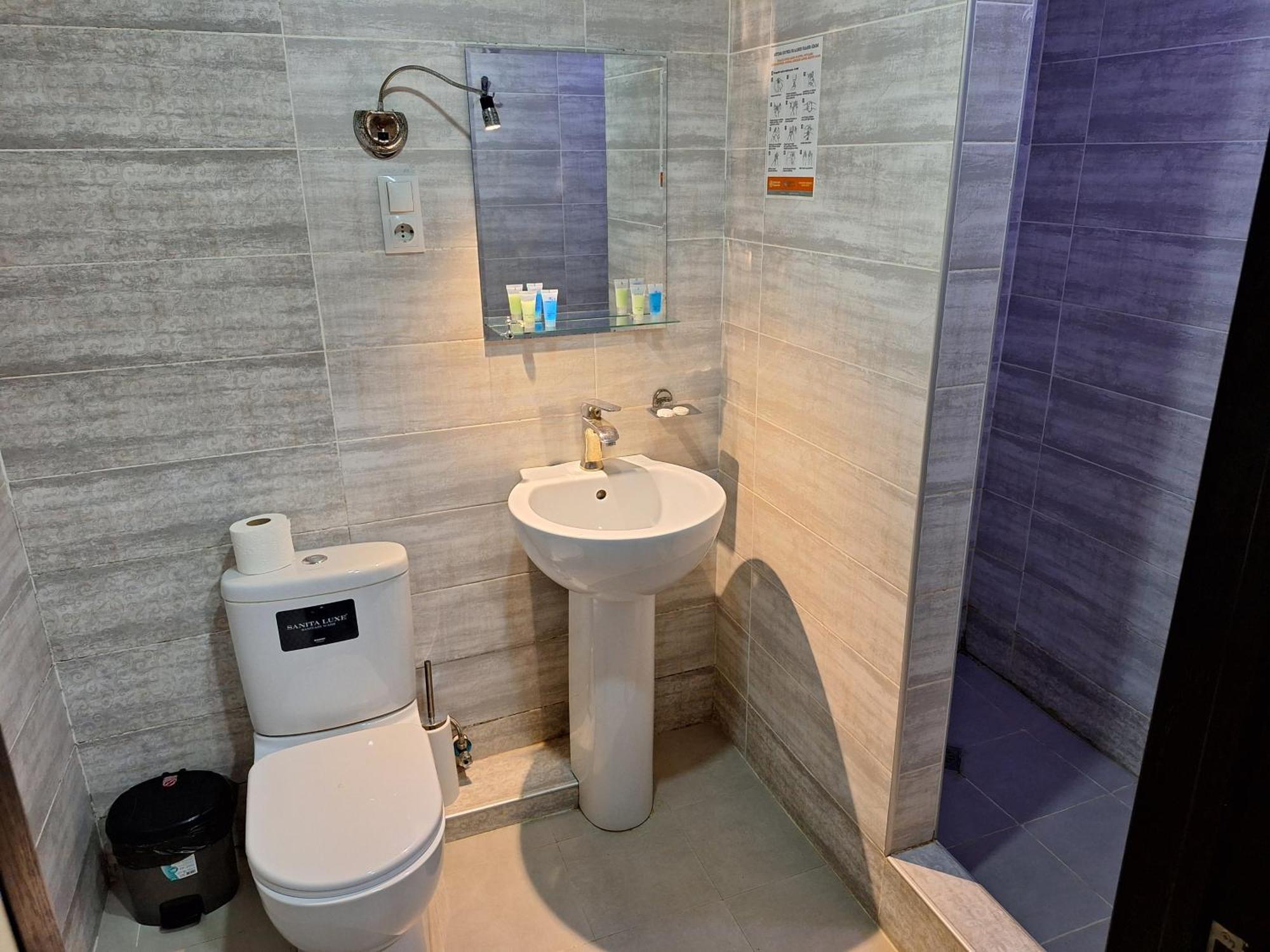 קוטאיסי Hotel Georgian מראה חיצוני תמונה