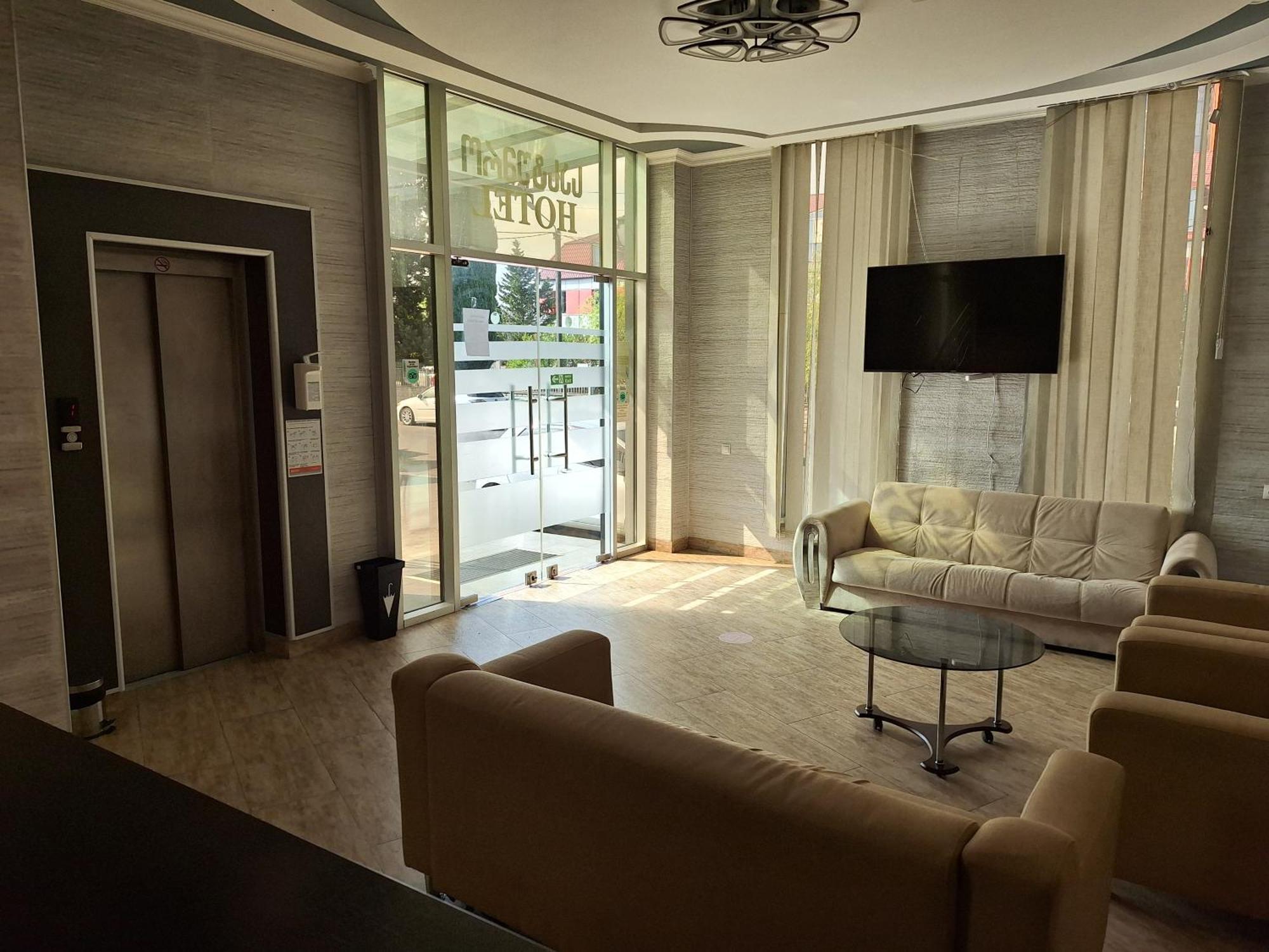 קוטאיסי Hotel Georgian מראה חיצוני תמונה